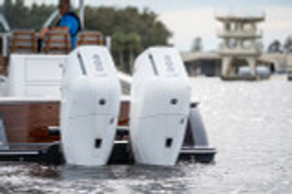Mercury 350hp Verado White V10 Outboard | 350XL - Image 3